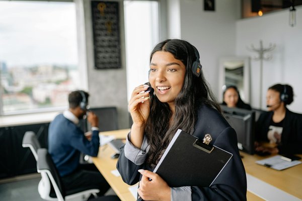 Démarquez-Vous dans un Océan de Concurrence : Techniques Essentielles Pour Élever Votre Influence en Communication